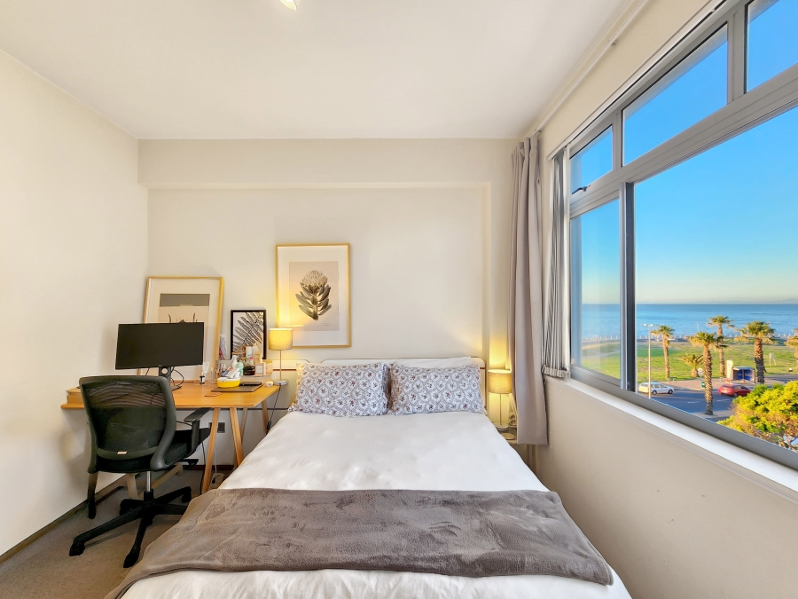 3 Bedroom Property for Sale in Sea Point Western Cape
